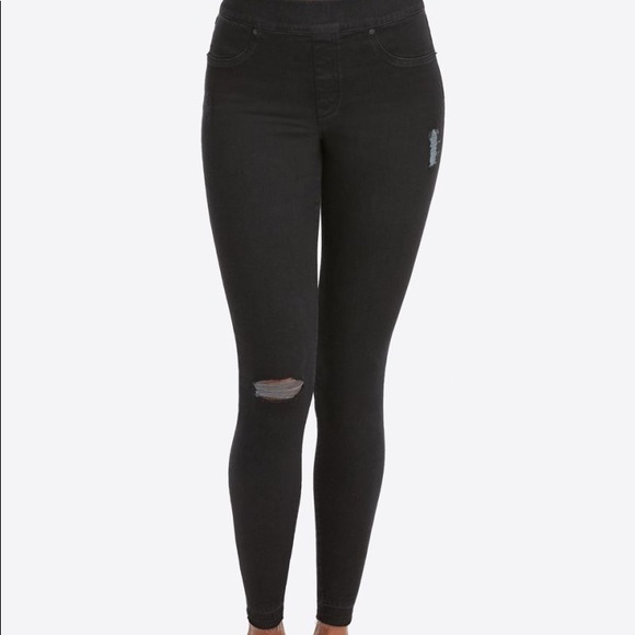 Spanx Distressed Jeans black Slimming ❣️ - Picture 3 of 3